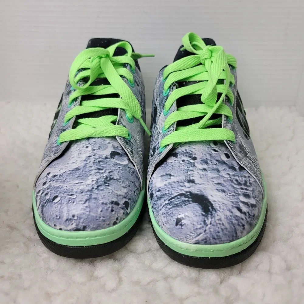 HEELYS Split Glow Wheely Skate Shoes Size 6 Glow In Dark Moon Stars